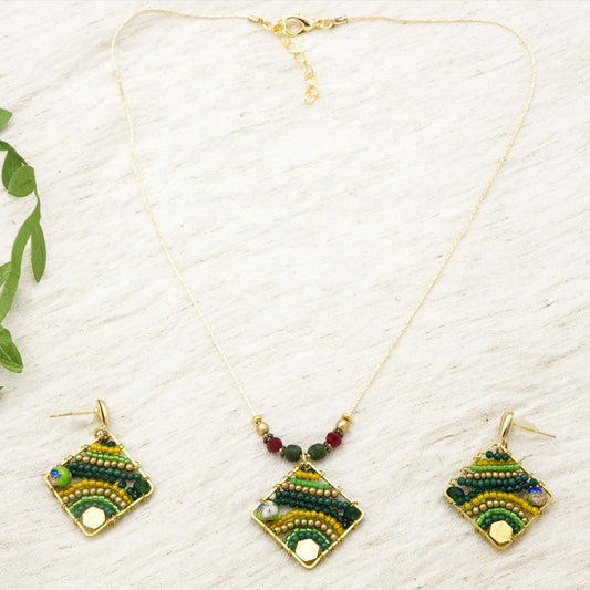 Boho Handwired Necklace - Forest