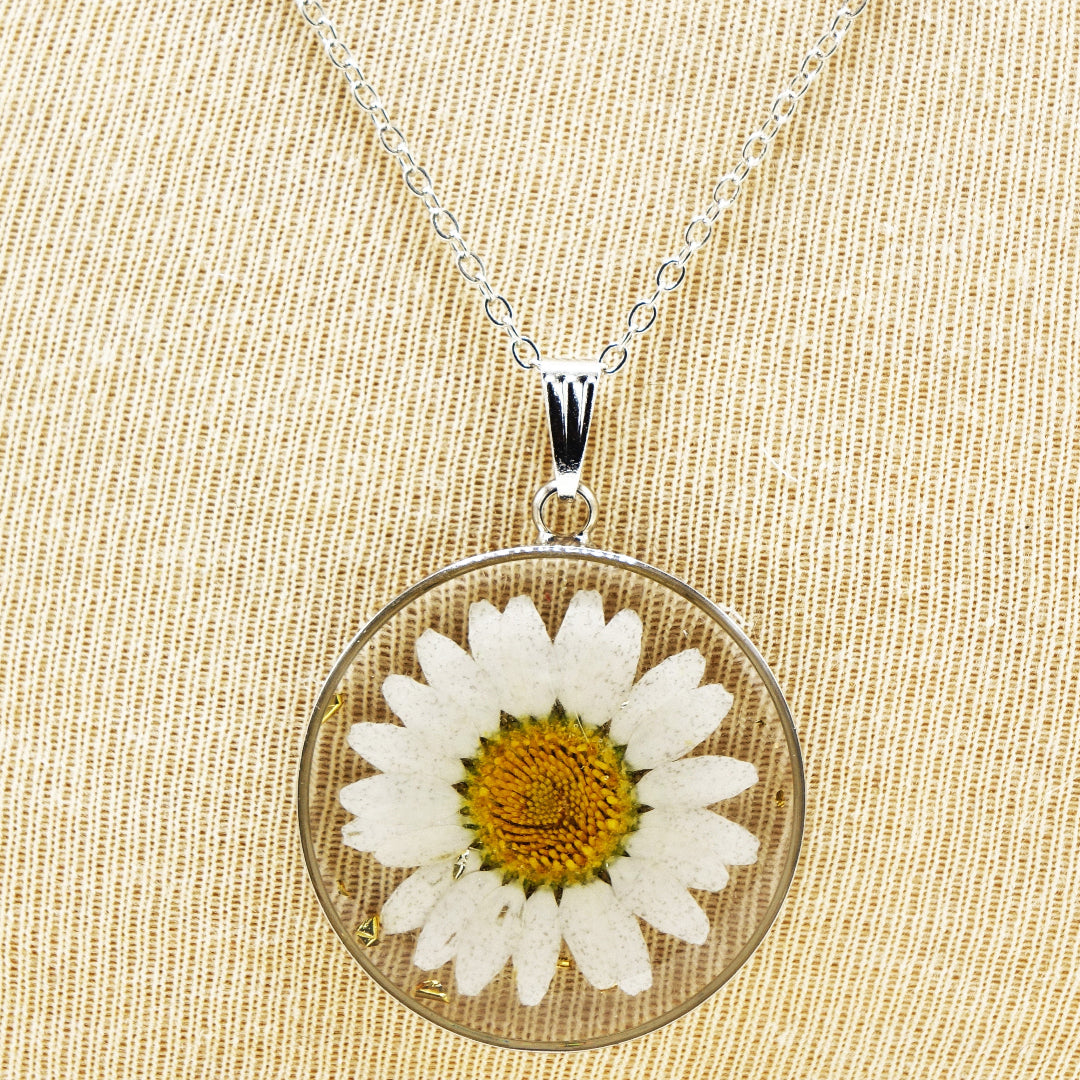 Daisy Pendant Necklace