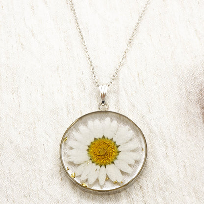 Daisy Pendant Necklace