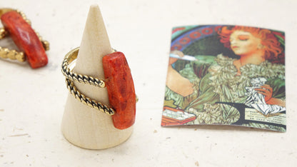 Coral Stone Ring – Wholesale Listing (Assorted Gold & Silver Bronze Bands)