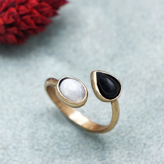 Onyx and Moonstone Double Gemstone Ring