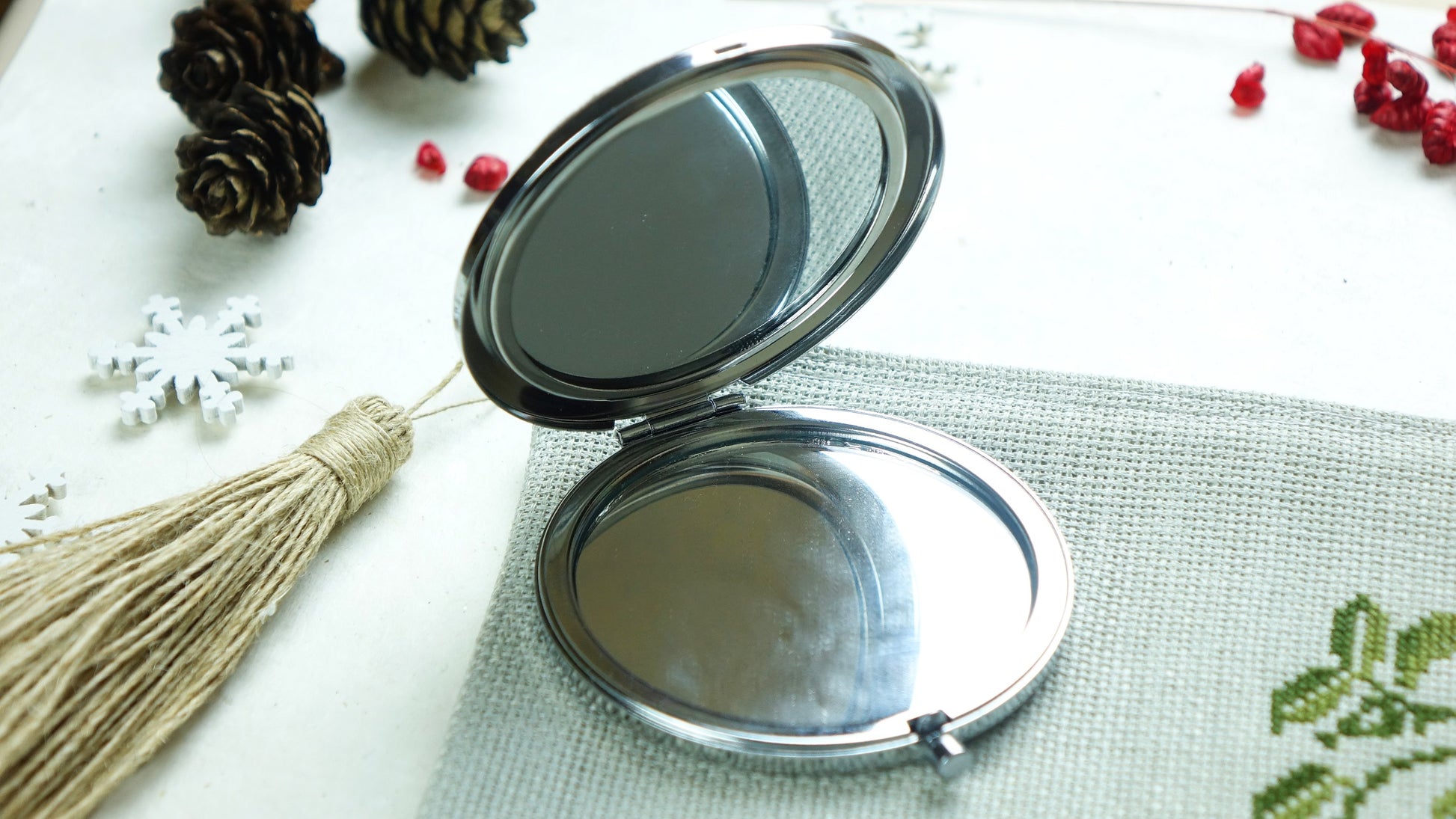 Christmas Floral - Vanity Makeup Letterbox Gift Set - Verna Artisan Works