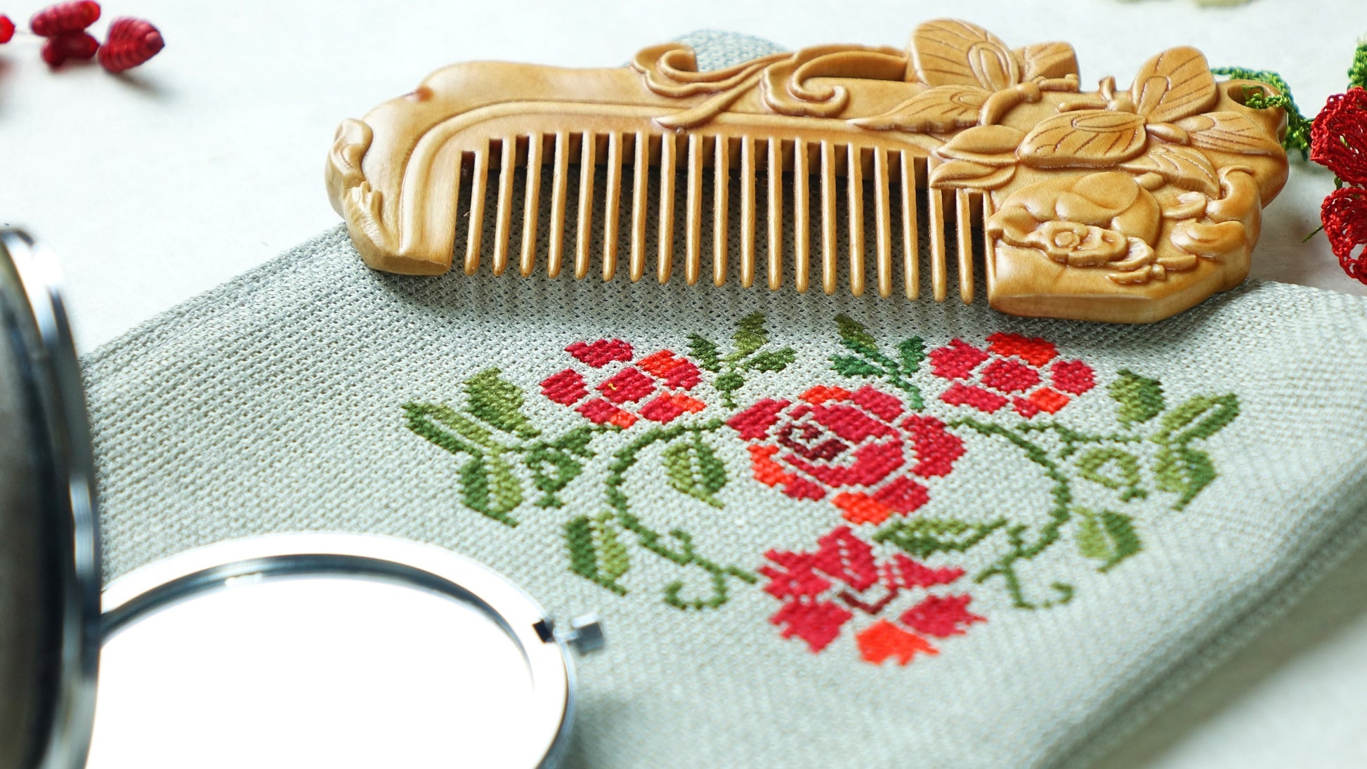 Christmas Floral - Vanity Makeup Letterbox Gift Set - Verna Artisan Works