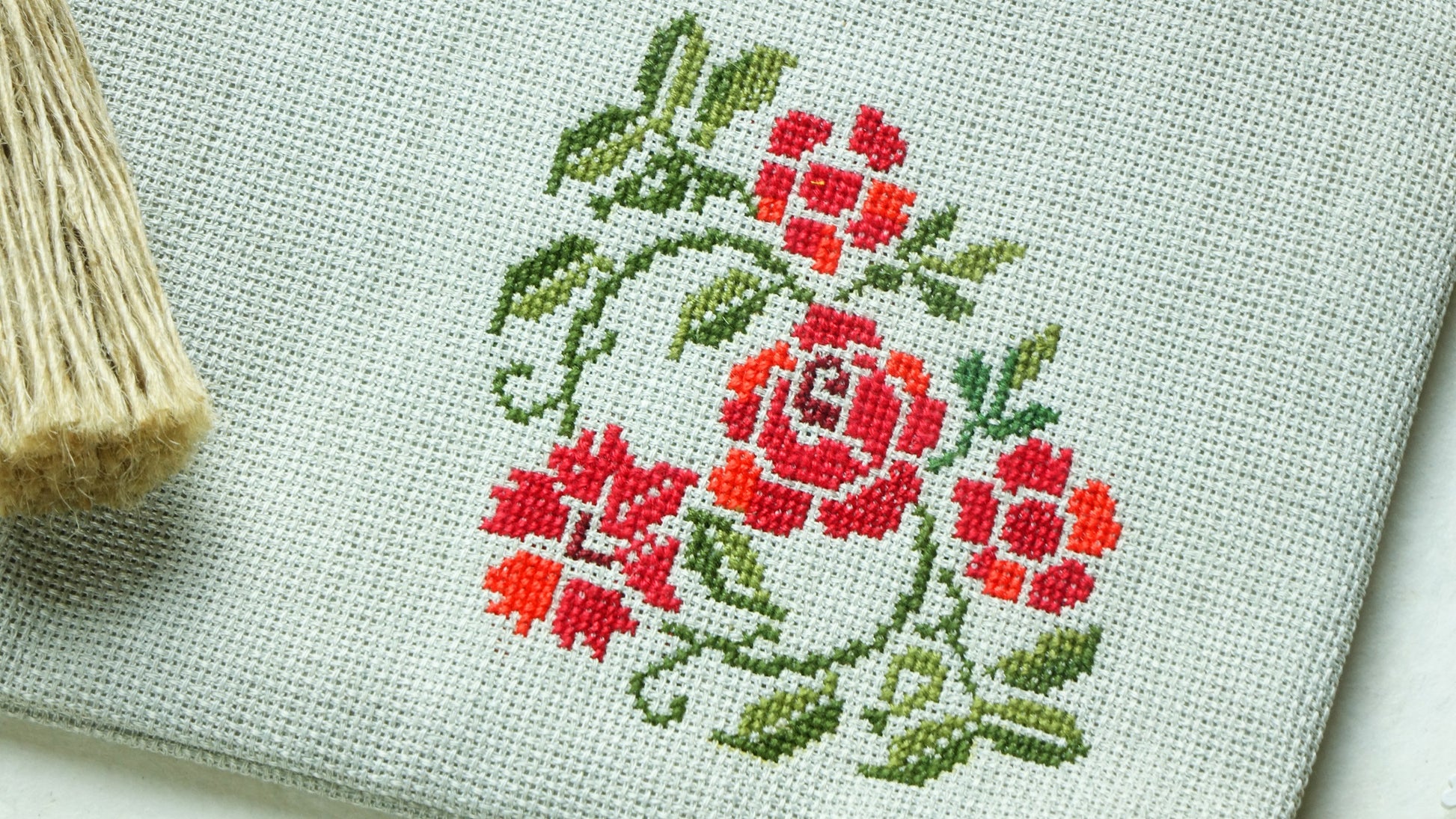 Christmas Floral - Vanity Makeup Letterbox Gift Set - Verna Artisan Works